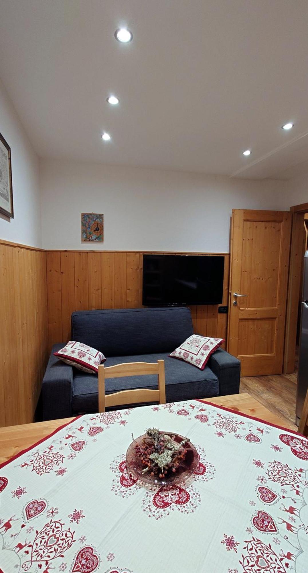 Bilocale Centro Paese Con Posto Auto Apartment Madonna di Campiglio Exterior photo
